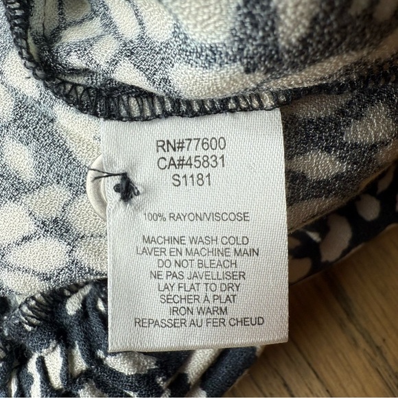 Saltwater Luxe Women’s Crop Keyhole Front Blouse Indigo and White Size Small - Picture 12 of 13